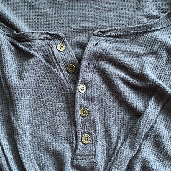 Urban Outfitters Long Sleeve - Picture 2 of 4